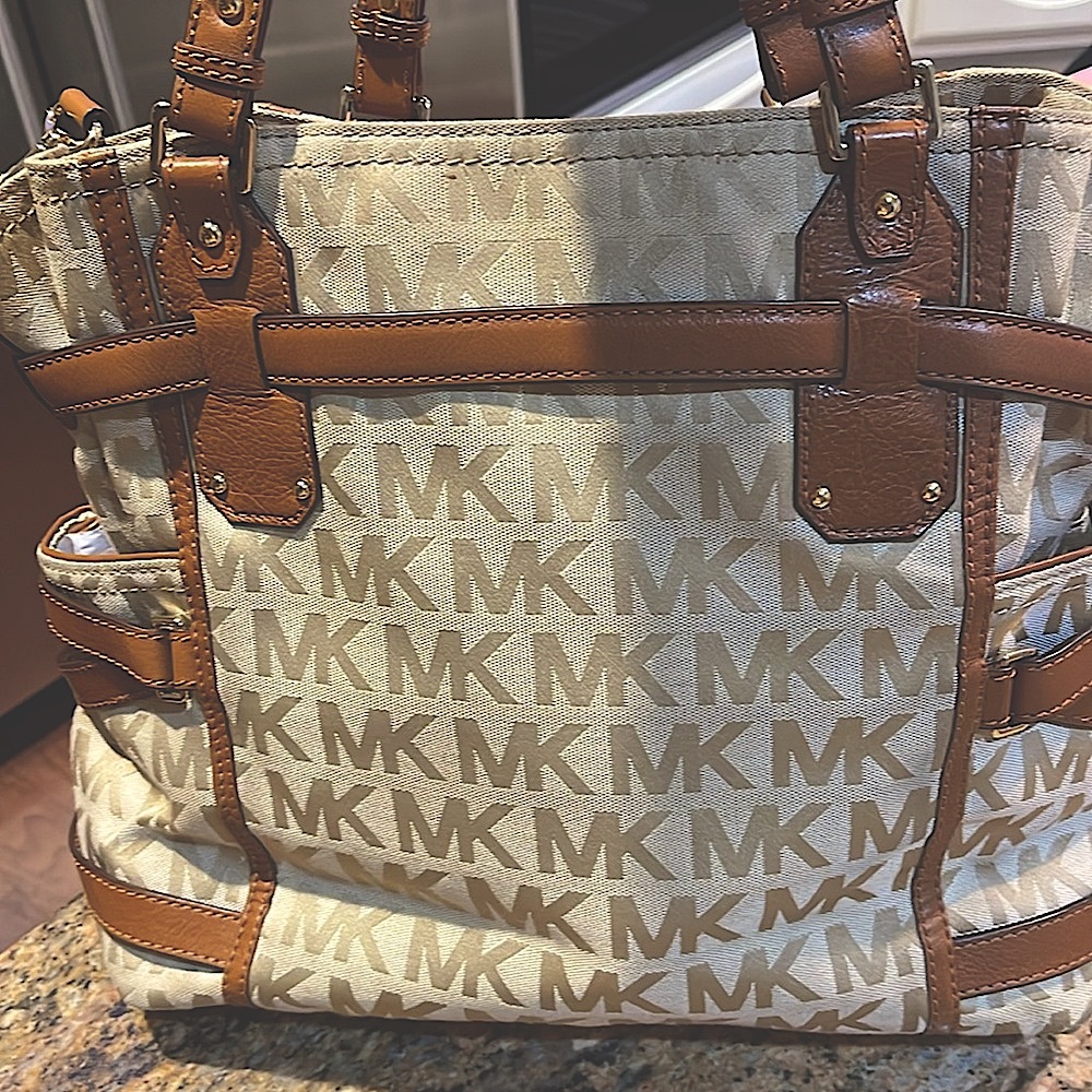 MICHAEL KORS TAN CANVAS AND LEATHER LARGE CROSSBODY BAG